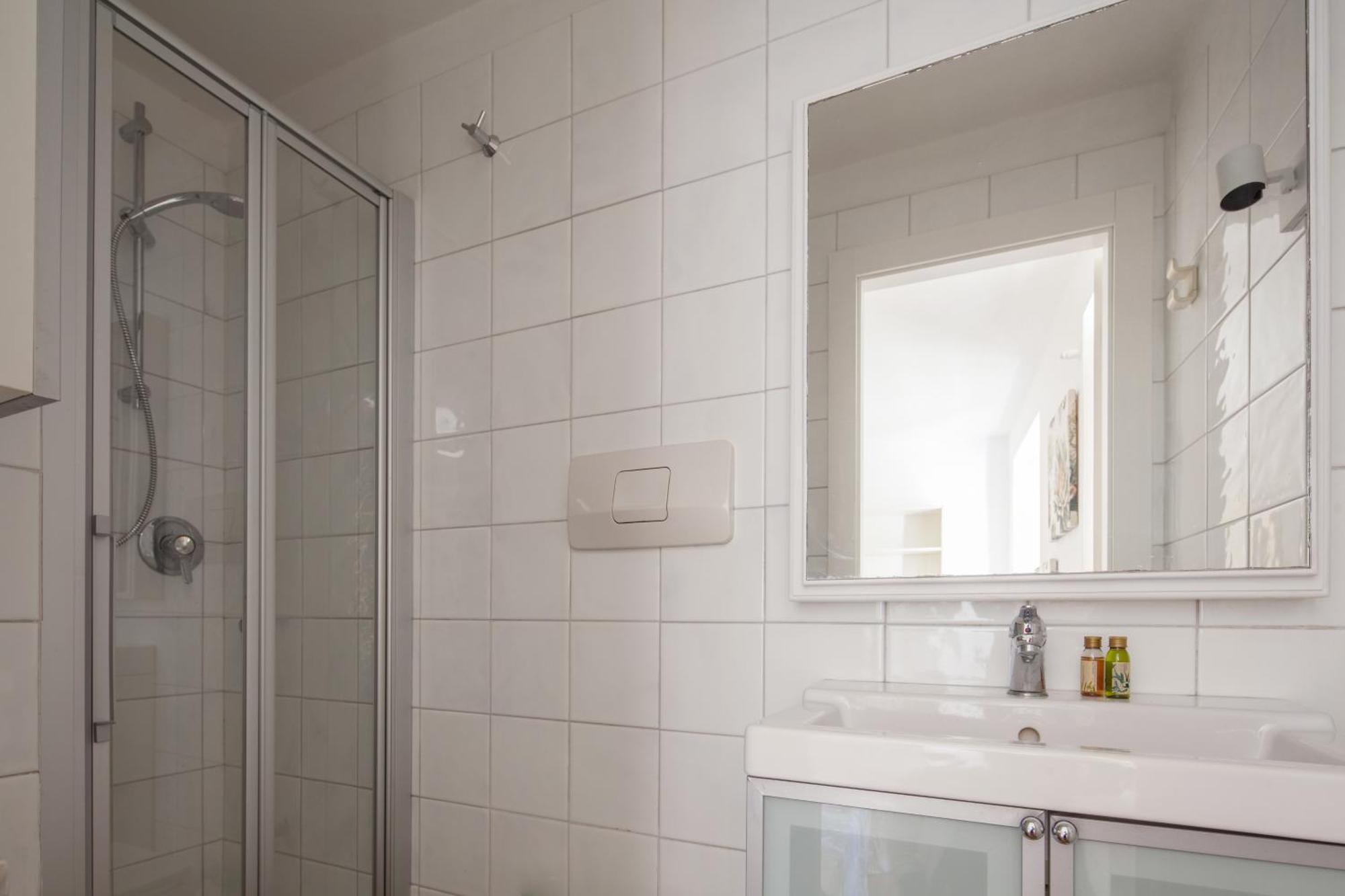 Vicolo Apartment, Pedestrian Centre, 2Bdr, 2,5 Bth, Aircondo, Private Parking, Easy To Train And Ferries, City Life La Spezia Zewnętrze zdjęcie