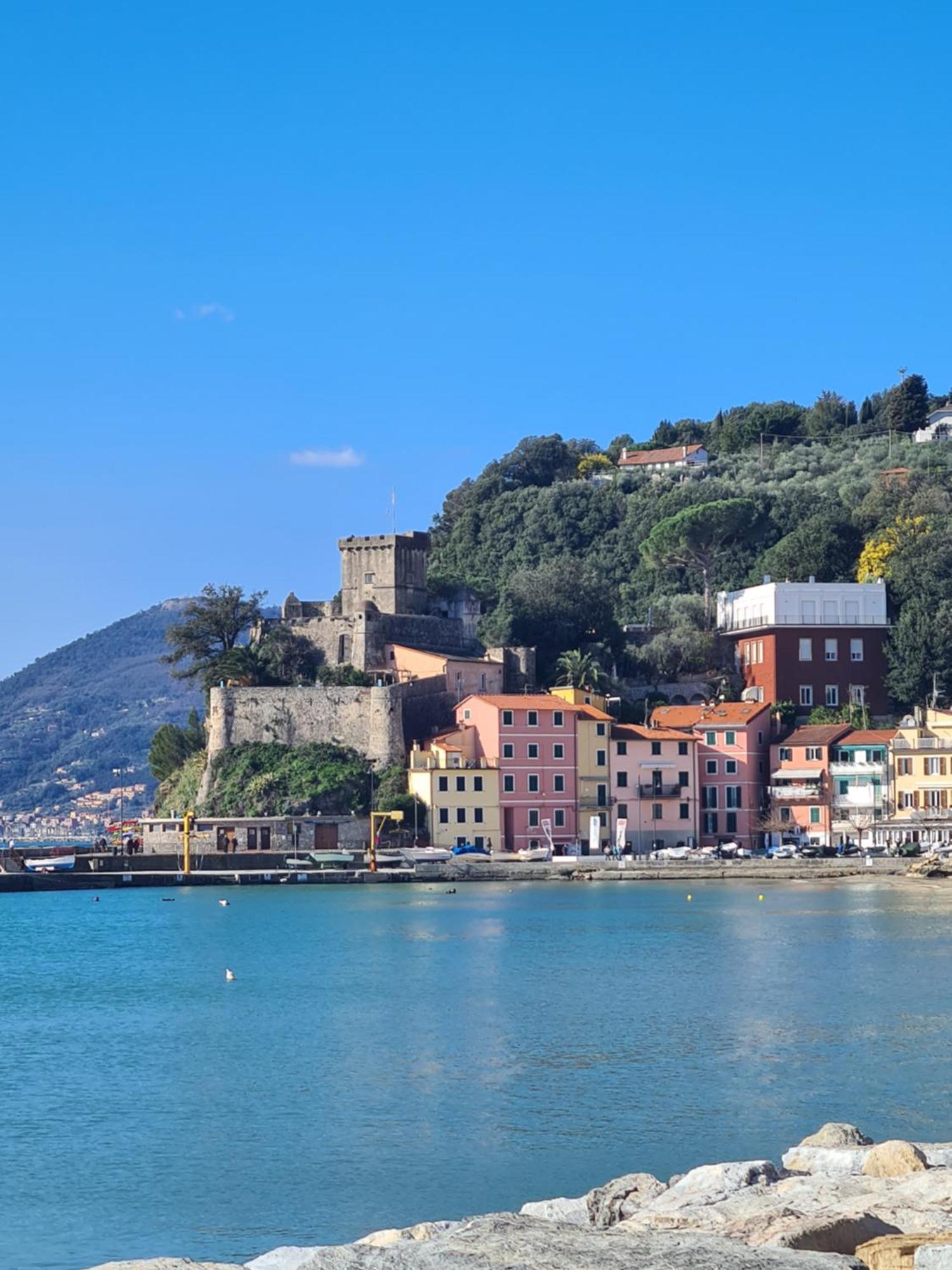 Vicolo Apartment, Pedestrian Centre, 2Bdr, 2,5 Bth, Aircondo, Private Parking, Easy To Train And Ferries, City Life La Spezia Zewnętrze zdjęcie